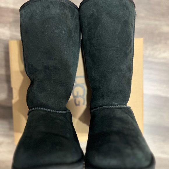 Uggs Black Classic Tall Boots Size 4 EUC Girls teens kids - Picture 7 of 9